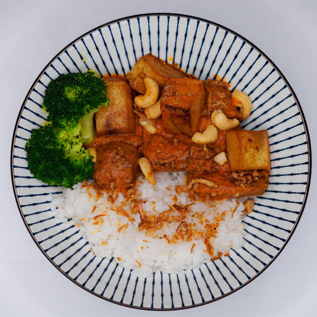Slow-cooked Thai Massaman Beef Curry with Rice